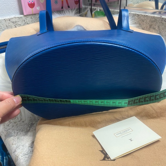 💯% Authentic St Jacques Epi Louis Vuitton - Picture 3 of 14